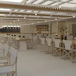 Nikki & Santorini Kamári