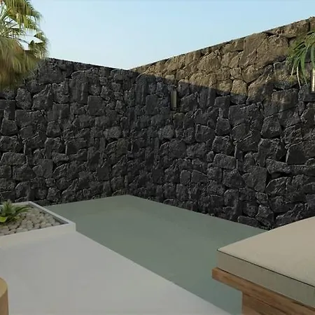 Nikki & Santorini 5*