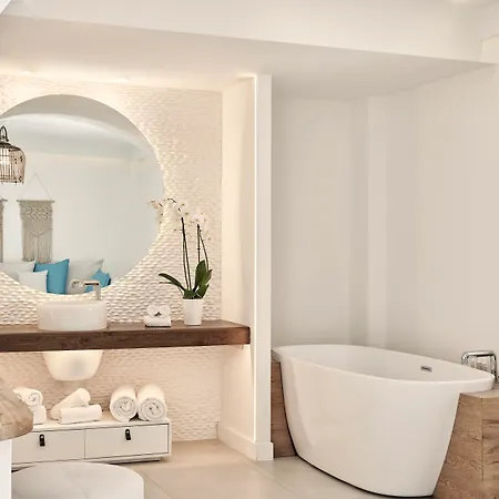 Nikki & Santorini 5*