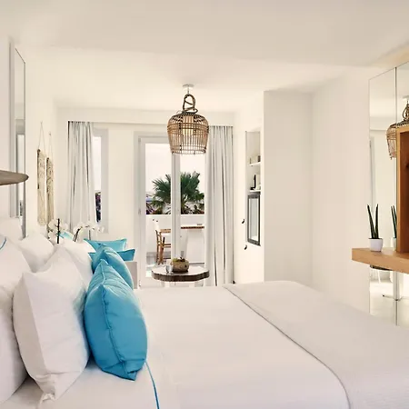 Nikki & Santorini 5*