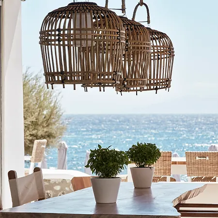 Nikki & Santorini Hotell 5*