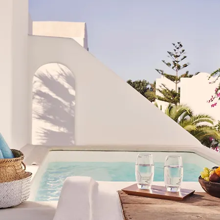 Nikki & Santorini Kamári
