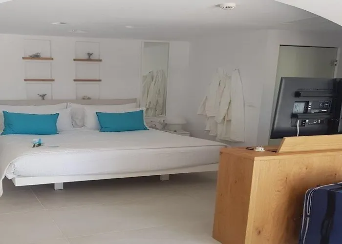 Hotel Nikki & Santorini Kamari (Santorini)