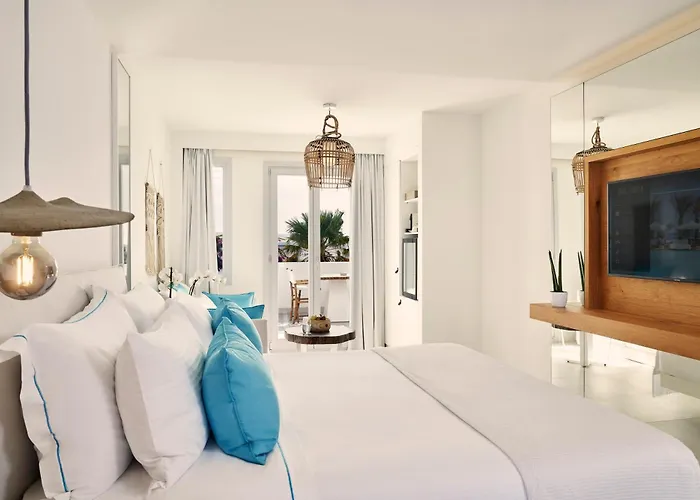 Nikki & Santorini 5*