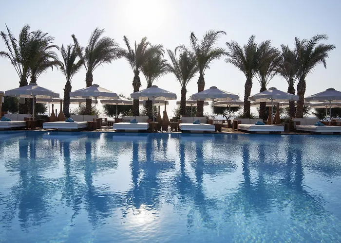 Nikki & Santorini Kamári